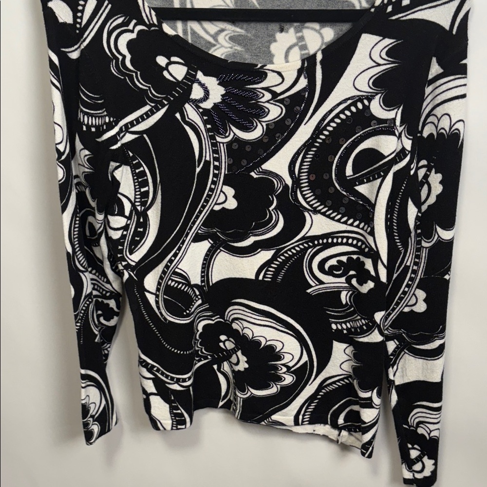 Pierri New York Black and White Patterned Crew Neck Sweater